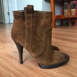 BCBG brown boots